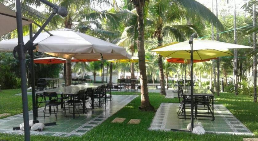 Royal Lee Resort And Spa Nai Yang Beach Exterior foto