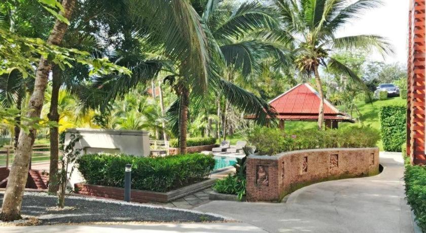 Royal Lee Resort And Spa Nai Yang Beach Exterior foto