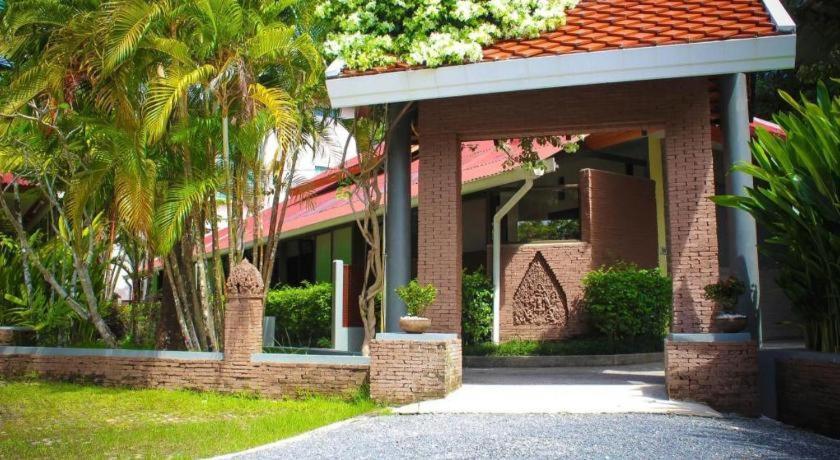 Royal Lee Resort And Spa Nai Yang Beach Exterior foto